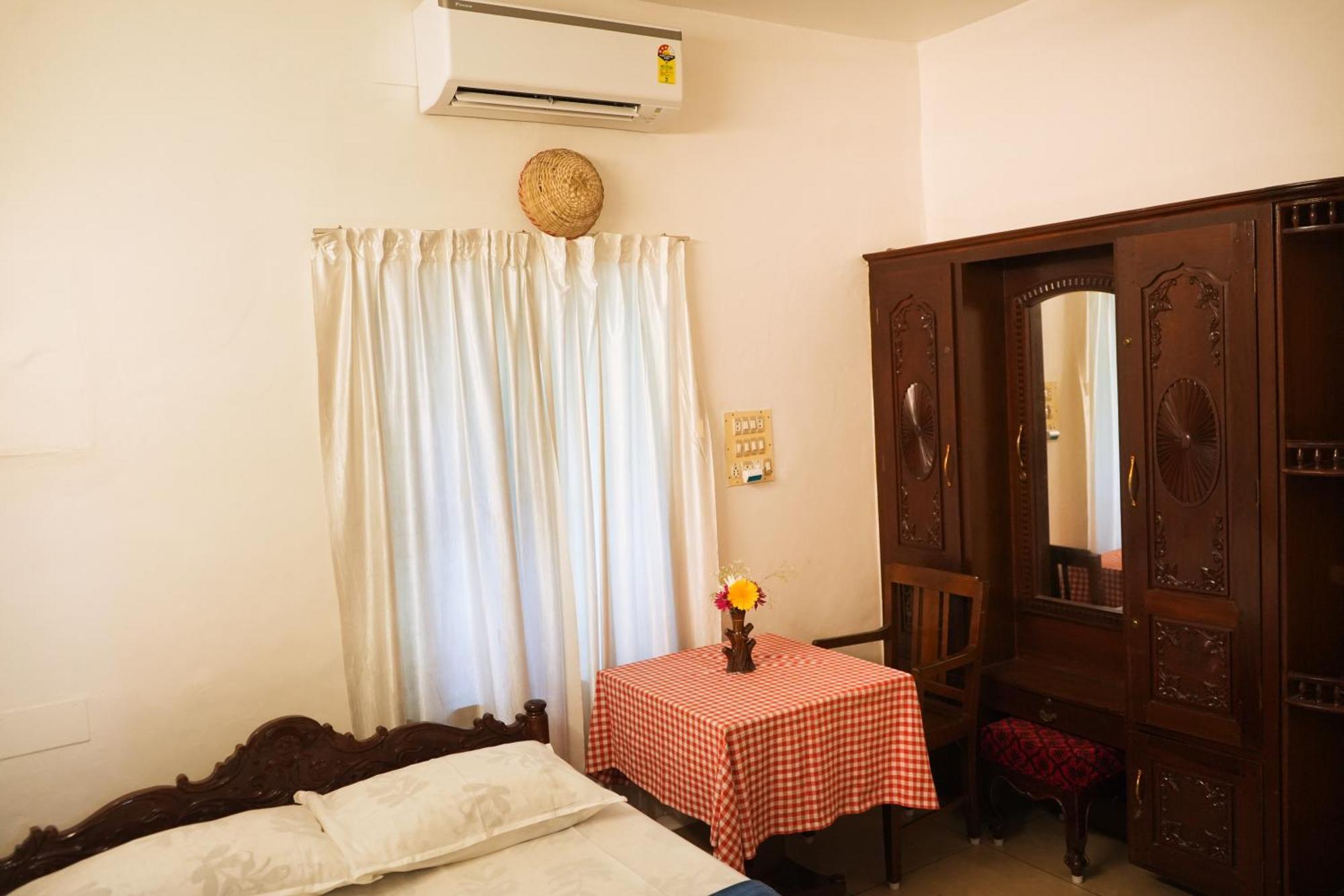 Mother Tree Inn Kochi المظهر الخارجي الصورة