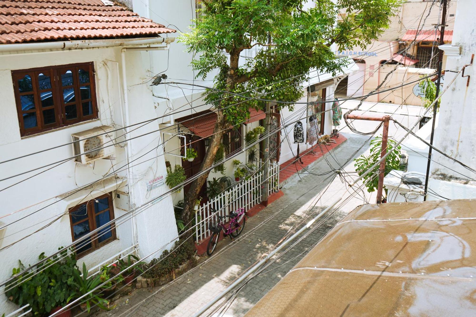 Mother Tree Inn Kochi المظهر الخارجي الصورة